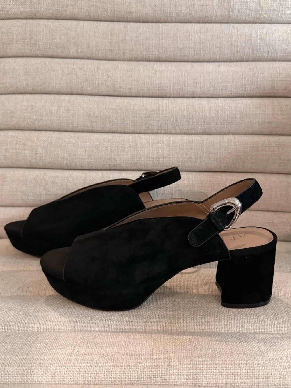 BRAND NEW Women's Aerosoles Cornelia Sandal, Sz 9